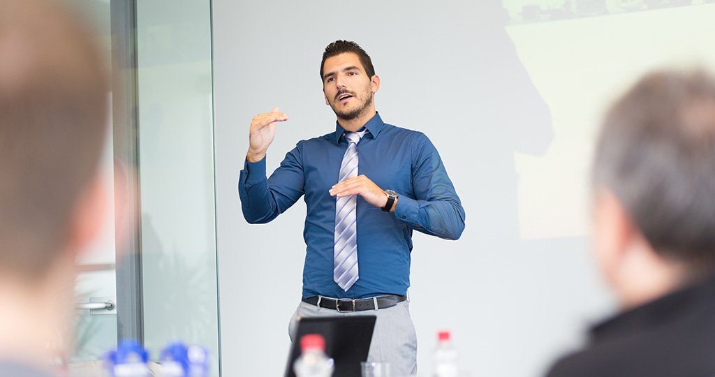 how to deliver presentation effectively